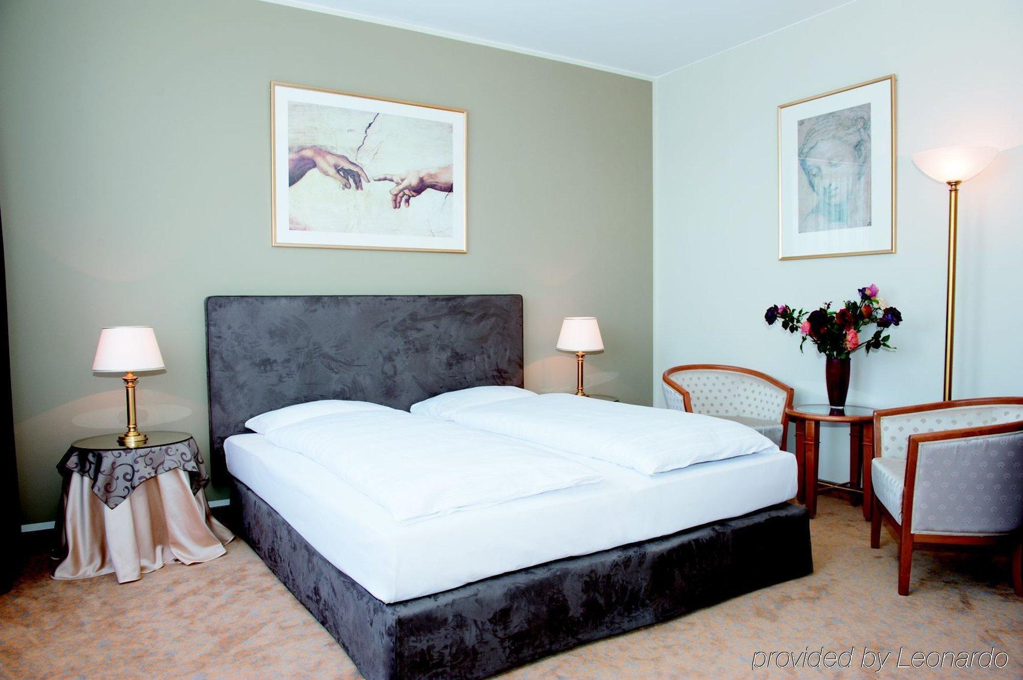 Victor's Residenz-Hotel Saarlouis Buitenkant foto